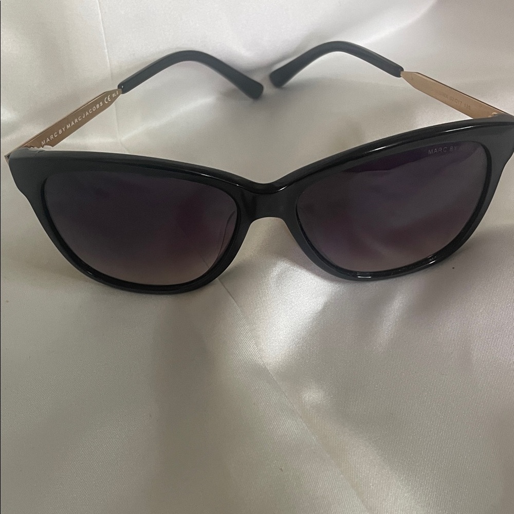Marc by Marc Jacobs Black Cat-Eye Sunglasses with Gold Temples
